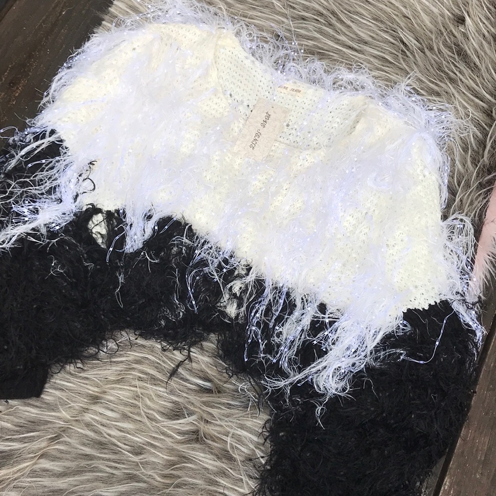 NEVER WORN Statement Crop Sweater